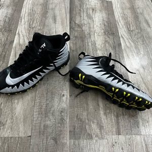 Youth Soccer Cleats 5Y